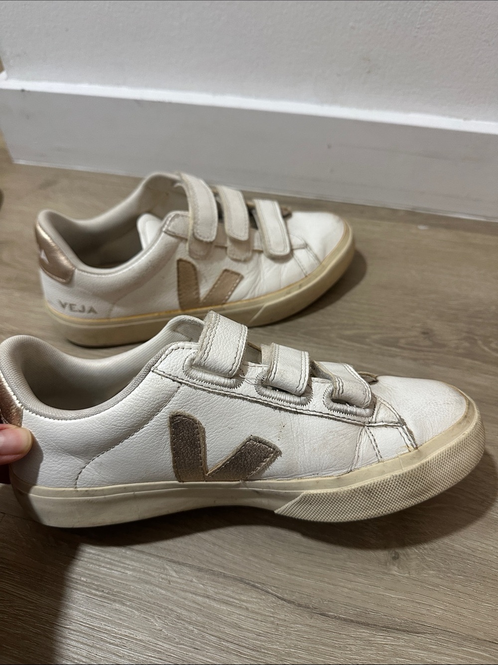 Veja Cream & copper Velcro Sneakers - Picture 4 of 5